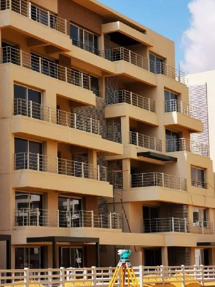 apartments for sale in  capital gardens new Cairo 